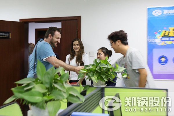美国经销商来访环球国际股份实地考察