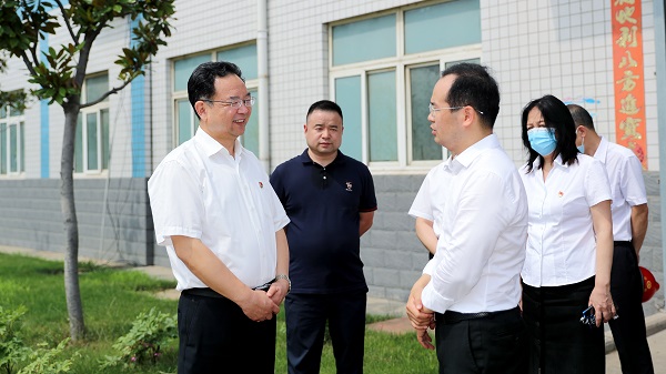 郑州市委常委、市纪委书记杜新军一行莅临环球国际调研指导工作