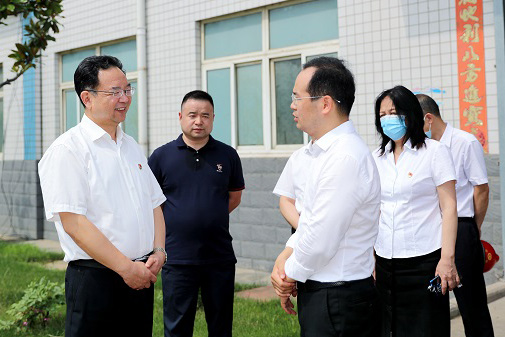 郑州市委常委、市纪委书记杜新军一行莅临环球国际调研指导工作